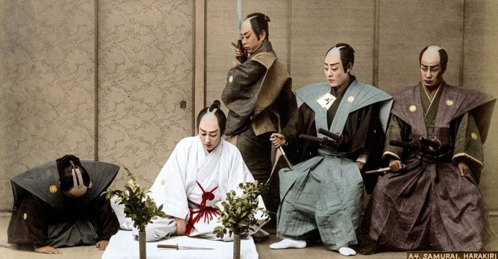Rituel seppuku avec assistant. Image extraite d'une pièce de théâtre de l'ère Meiji.